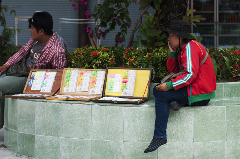 Lotto_800px.jpg - Lottotyttö. Lottery.